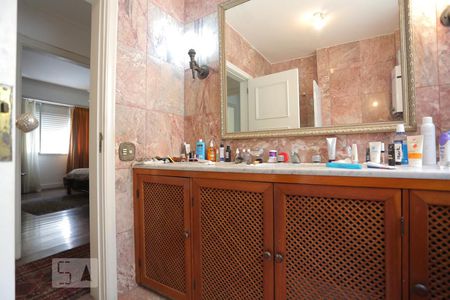 Apartamento à venda com 360m², 4 quartos e 2 vagasBanheiro 1