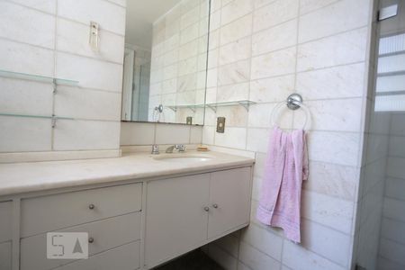 Apartamento à venda com 360m², 4 quartos e 2 vagasBanheiro 2