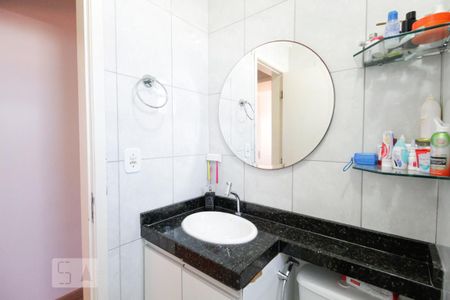 Casa à venda com 78m², 2 quartos e 2 vagas Casa à venda com 78m², 2 quartos e 2 vagasBanheiro