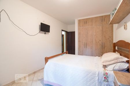 Casa à venda com 230m², 3 quartos e 3 vagas Casa à venda com 230m², 3 quartos e 3 vagasQuarto 2