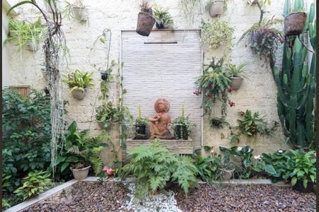 Casa à venda com 230m², 3 quartos e 3 vagas Casa à venda com 230m², 3 quartos e 3 vagasJardim de Inverno