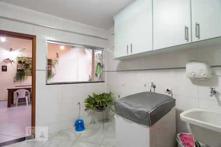 Casa à venda com 230m², 3 quartos e 3 vagas Casa à venda com 230m², 3 quartos e 3 vagasLavanderia