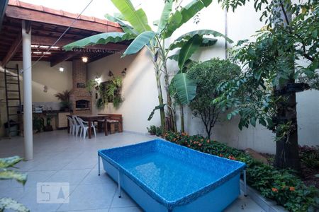 Casa à venda com 230m², 3 quartos e 3 vagas Casa à venda com 230m², 3 quartos e 3 vagasÁrea Comum