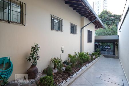 Casa à venda com 230m², 3 quartos e 3 vagas Casa à venda com 230m², 3 quartos e 3 vagasJardim