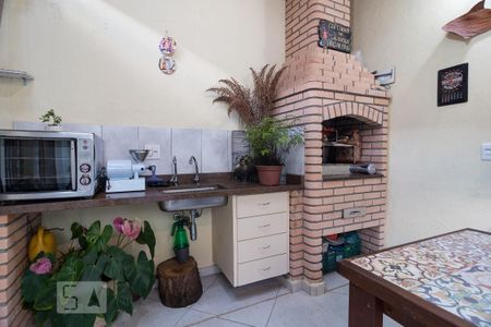 Casa à venda com 230m², 3 quartos e 3 vagas Casa à venda com 230m², 3 quartos e 3 vagasChurrasqueira