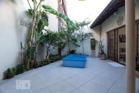 Casa à venda com 230m², 3 quartos e 3 vagas Casa à venda com 230m², 3 quartos e 3 vagasÁrea Comum