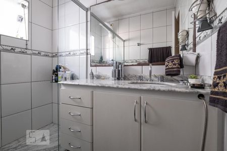 Casa à venda com 210m², 3 quartos e 2 vagasBanheiro 2