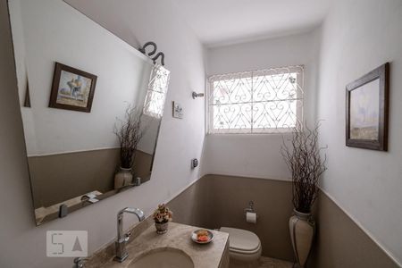 Casa à venda com 210m², 3 quartos e 2 vagasLavabo