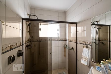 Casa à venda com 210m², 3 quartos e 2 vagasBanheiro da suíte