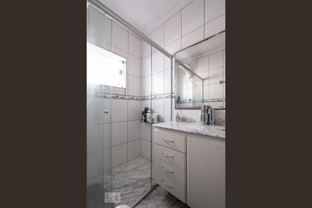 Casa à venda com 210m², 3 quartos e 2 vagasBanheiro 2