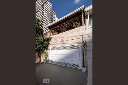 Casa à venda com 210m², 3 quartos e 2 vagasFachada