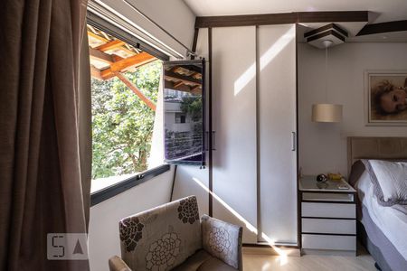 Casa à venda com 210m², 3 quartos e 2 vagasSuíte