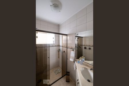 Casa à venda com 210m², 3 quartos e 2 vagasBanheiro da suíte