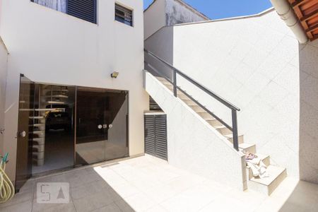 Casa à venda com 217m², 3 quartos e 5 vagasChurrasqueira