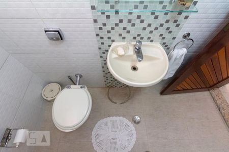 Casa à venda com 217m², 3 quartos e 5 vagasBanheiro Social