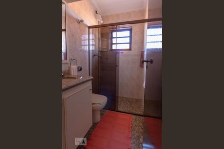 Casa à venda com 217m², 3 quartos e 5 vagasBanheiro da Suíte 3