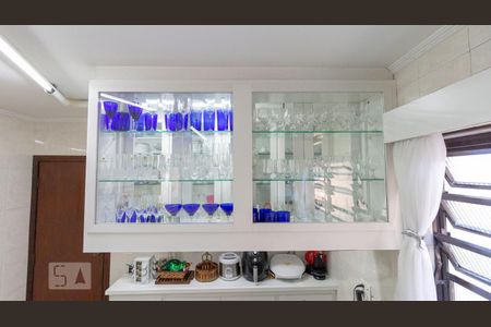 Casa à venda com 217m², 3 quartos e 5 vagasCozinha - Armários