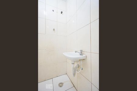 Banheiro suíte de casa para alugar com 1 quarto, 55m² em Vila Carrão, São Paulo