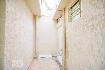 Vista quintal de casa para alugar com 1 quarto, 55m² em Vila Carrão, São Paulo