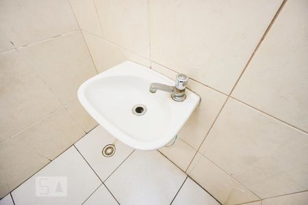 Pia de casa para alugar com 1 quarto, 55m² em Vila Carrão, São Paulo