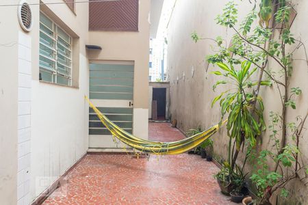 Casa à venda com 190m², 3 quartos e 2 vagas Casa à venda com 190m², 3 quartos e 2 vagasQuintal