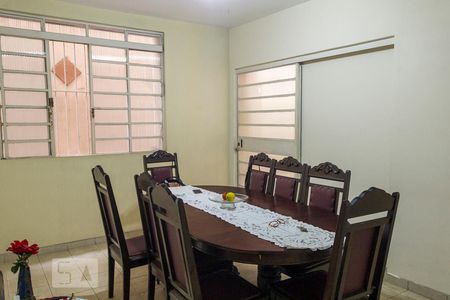 Casa à venda com 190m², 3 quartos e 2 vagas Casa à venda com 190m², 3 quartos e 2 vagasCopa