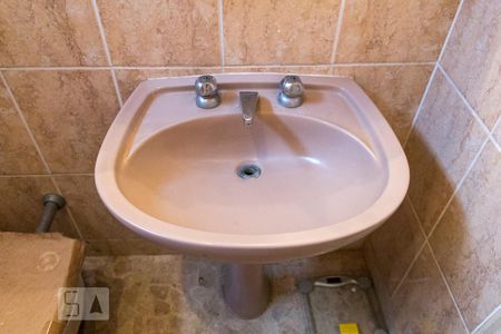 Casa à venda com 190m², 3 quartos e 2 vagas Casa à venda com 190m², 3 quartos e 2 vagasBanheiro