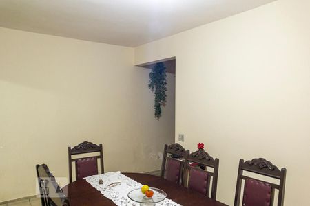 Casa à venda com 190m², 3 quartos e 2 vagas Casa à venda com 190m², 3 quartos e 2 vagasCopa