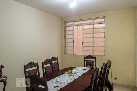 Casa à venda com 190m², 3 quartos e 2 vagas Casa à venda com 190m², 3 quartos e 2 vagasCopa