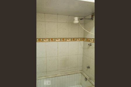 Casa à venda com 190m², 3 quartos e 2 vagas Casa à venda com 190m², 3 quartos e 2 vagasBanheiro da Suíte