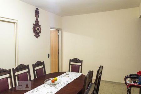 Casa à venda com 190m², 3 quartos e 2 vagas Casa à venda com 190m², 3 quartos e 2 vagasCopa