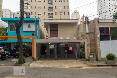 Casa à venda com 190m², 3 quartos e 2 vagas Casa à venda com 190m², 3 quartos e 2 vagasFachada