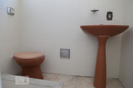 Casa de condomínio à venda com 198m², 4 quartos e sem vaga Casa de condomínio à venda com 198m², 4 quartos e sem vagaBanheiro 3