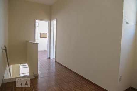 Casa de condomínio à venda com 198m², 4 quartos e sem vaga Casa de condomínio à venda com 198m², 4 quartos e sem vagaHall Segundo Andar