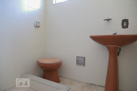 Casa de condomínio à venda com 198m², 4 quartos e sem vaga Casa de condomínio à venda com 198m², 4 quartos e sem vagaBanheiro 3