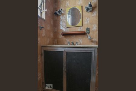 Casa de condomínio à venda com 198m², 4 quartos e sem vaga Casa de condomínio à venda com 198m², 4 quartos e sem vagaBanheiro 2