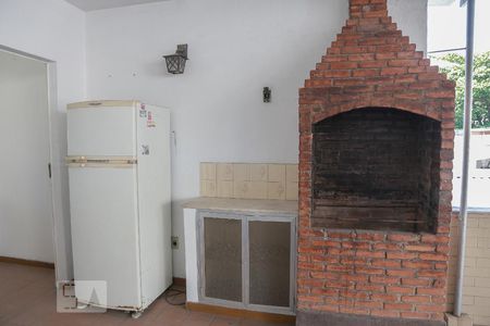 Casa de condomínio à venda com 198m², 4 quartos e sem vaga Casa de condomínio à venda com 198m², 4 quartos e sem vagaÁrea comum - Churrasqueira