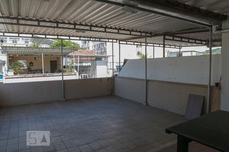 Casa de condomínio à venda com 198m², 4 quartos e sem vaga Casa de condomínio à venda com 198m², 4 quartos e sem vagaTerraço