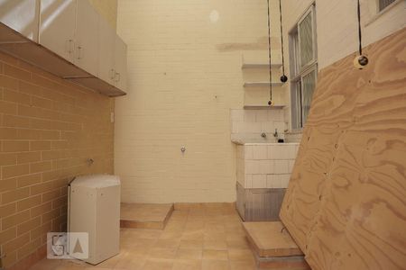 Casa de condomínio à venda com 198m², 4 quartos e sem vaga Casa de condomínio à venda com 198m², 4 quartos e sem vagaÁrea de Serviço 1