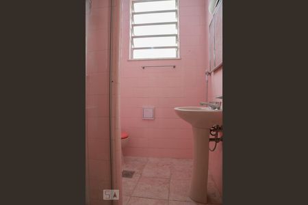 Casa de condomínio à venda com 198m², 4 quartos e sem vaga Casa de condomínio à venda com 198m², 4 quartos e sem vagaBanheiro Social 1