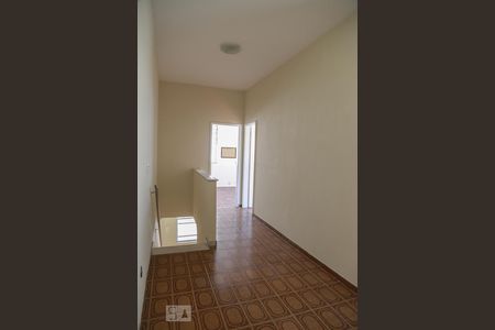 Casa de condomínio à venda com 198m², 4 quartos e sem vaga Casa de condomínio à venda com 198m², 4 quartos e sem vagaHall Segundo Andar