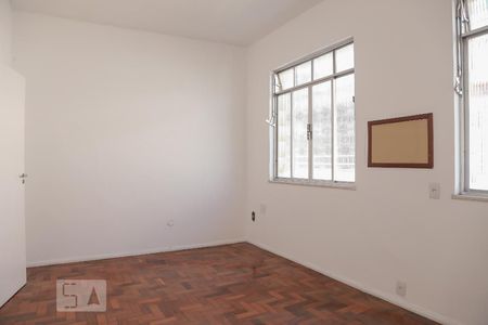 Casa de condomínio à venda com 198m², 4 quartos e sem vaga Casa de condomínio à venda com 198m², 4 quartos e sem vagaQuarto 2