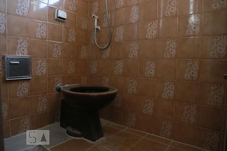 Casa de condomínio à venda com 198m², 4 quartos e sem vaga Casa de condomínio à venda com 198m², 4 quartos e sem vagaBanheiro 2