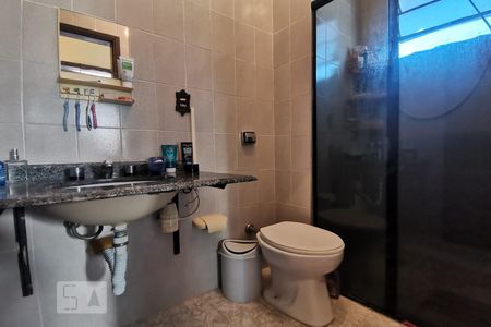 Casa à venda com 218m², 3 quartos e 5 vagas Casa à venda com 218m², 3 quartos e 5 vagasBanheiro Corredor