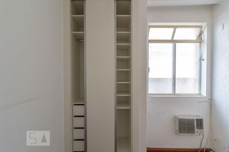 Apartamento à venda com 150m², 3 quartos e 1 vaga Apartamento à venda com 150m², 3 quartos e 1 vagaQuarto 2 - Armário