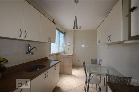 Apartamento à venda com 78m², 2 quartos e 1 vagaCozinha