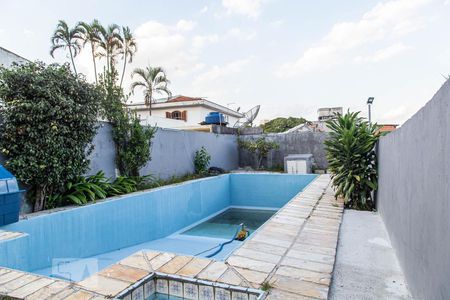 Casa à venda com 220m², 3 quartos e 6 vagasÁrea externa