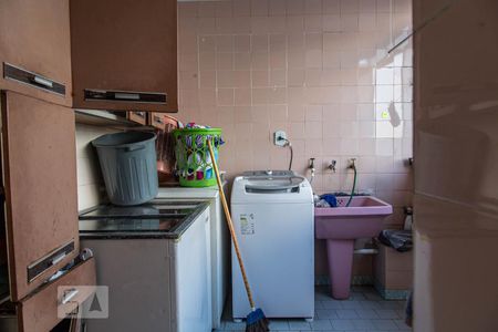 Casa à venda com 220m², 3 quartos e 6 vagasÁrea de Serviço