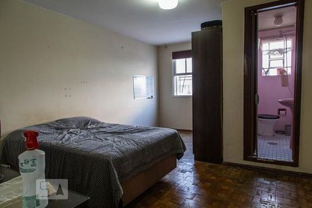 Casa à venda com 220m², 3 quartos e 6 vagasQuarto Suíte