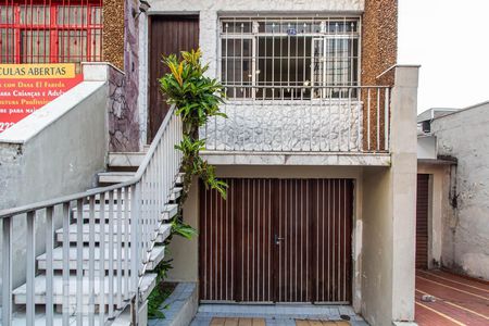 Casa à venda com 220m², 3 quartos e 6 vagasFachada